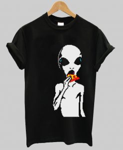 alien eating pizza T Shirt