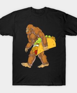 Bigfoot Carrying Taco Men Cinco T-Shirt AI